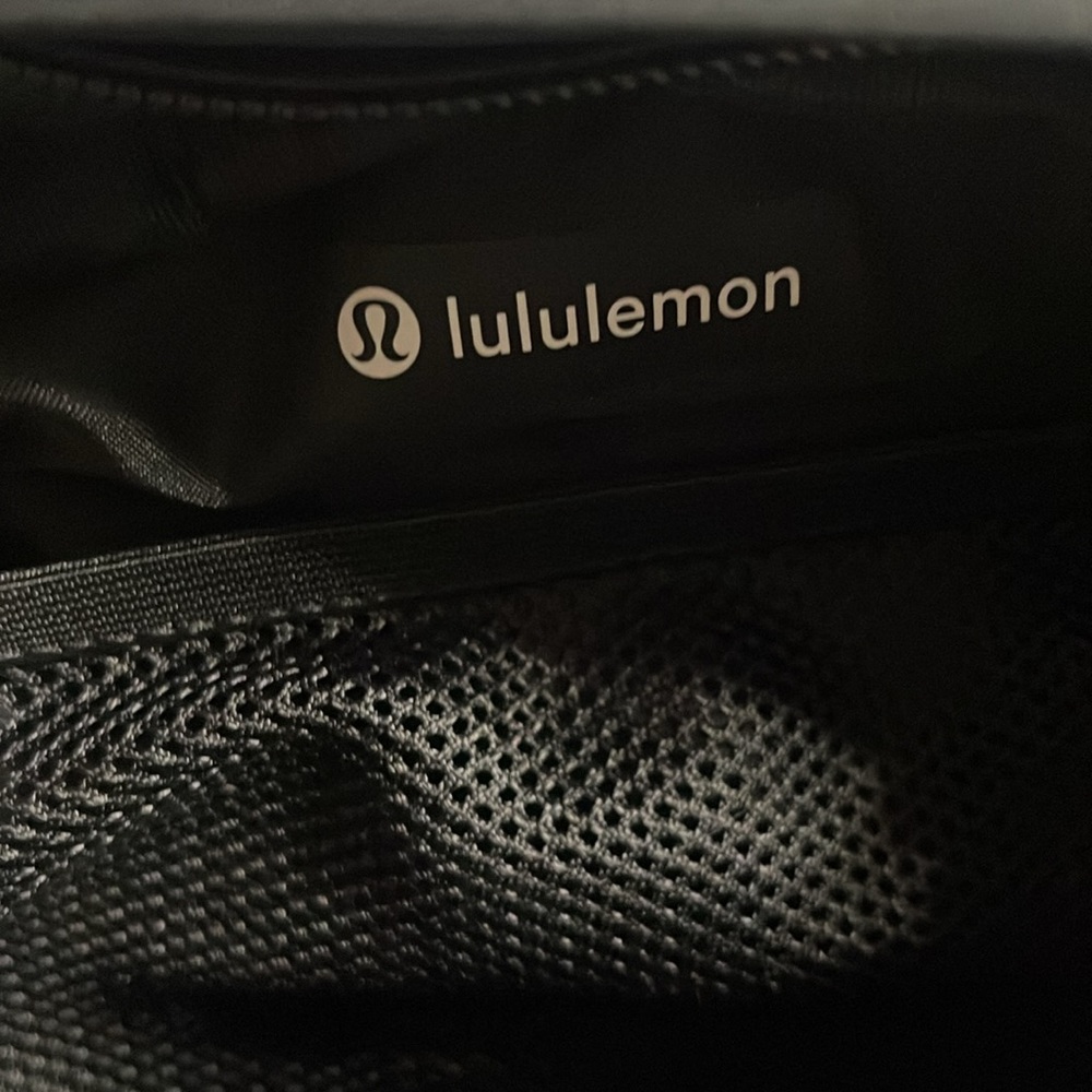 Lululemon Wunderlust Belt Bag - Picture 7 of 8